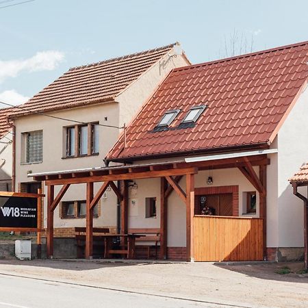 Penzion Vinarstvi W18 Velké Bílovice Buitenkant foto