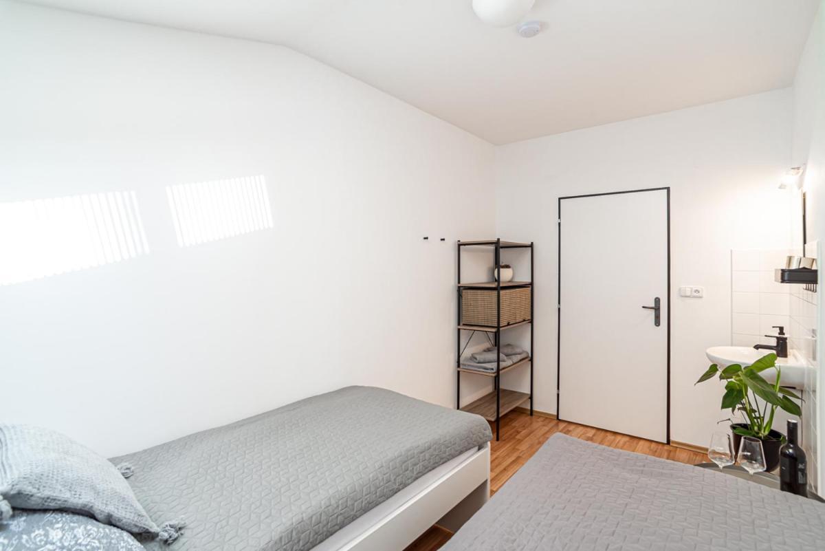 Penzion Vinarstvi W18 Velké Bílovice Buitenkant foto
