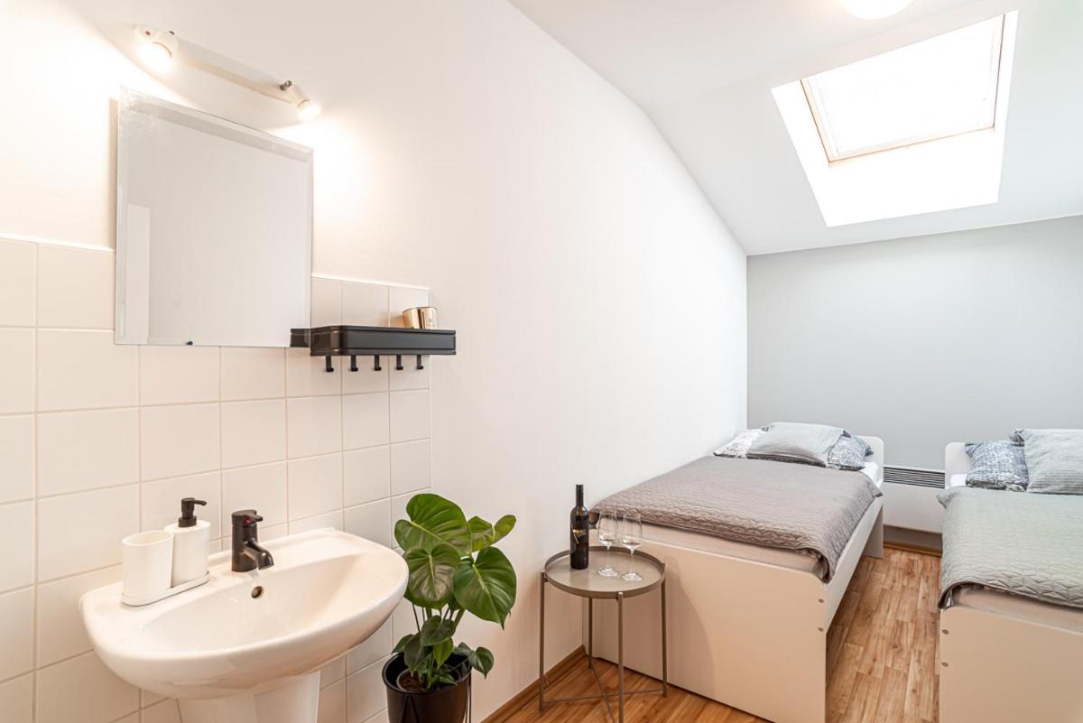 Penzion Vinarstvi W18 Velké Bílovice Buitenkant foto