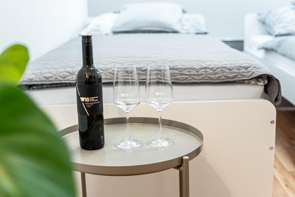 Penzion Vinarstvi W18 Velké Bílovice Buitenkant foto