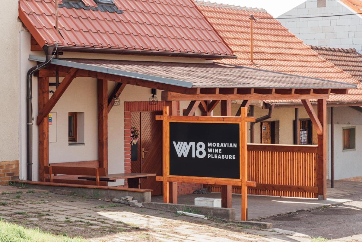 Penzion Vinarstvi W18 Velké Bílovice Buitenkant foto